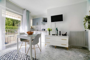 GuestReady -- Sunny Apartment with a Terrace in Pointe Croissette